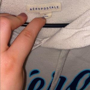 white Aeropostale hoodie in an extra large